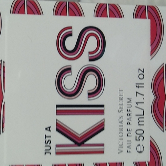 @MINTJUL01 SALE! NWT Victoria's Secret "Just A Kiss" 1.7oz - Picture 2 of 3